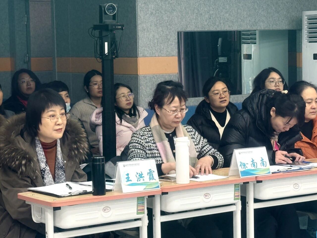 2010963644807729152.jpg 8ce0be559bc2e40a7c8c26b89d8e4a1d.jpg